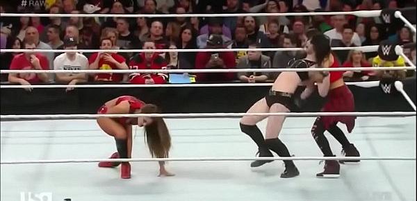  Nikki Bella vs Paige. Raw 3 2 15.